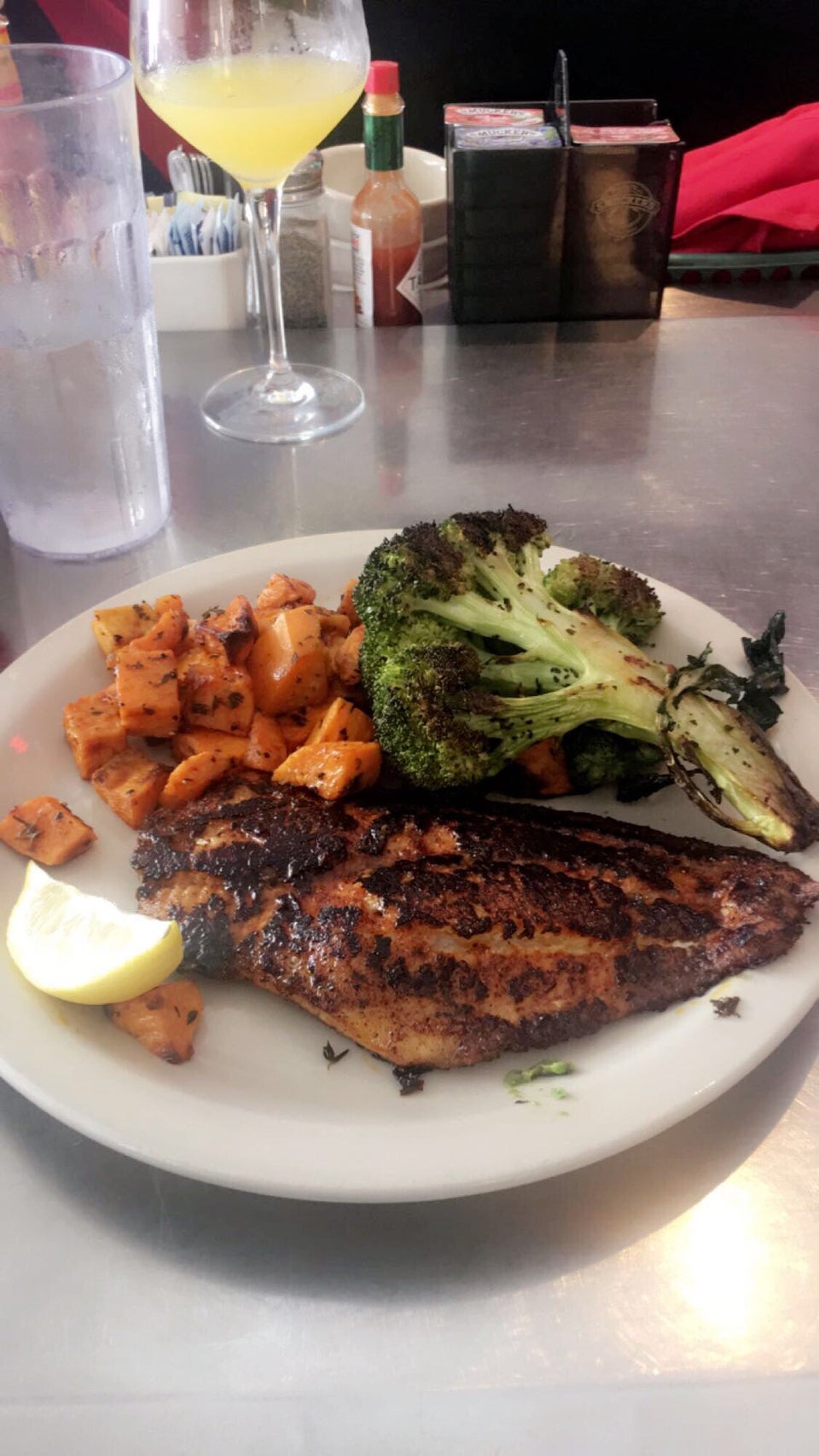 Lucky's Cafe