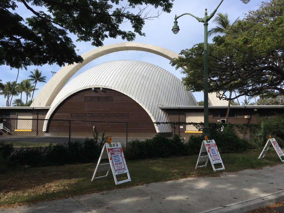Photo of Tom Moffatt Waikiki Shell