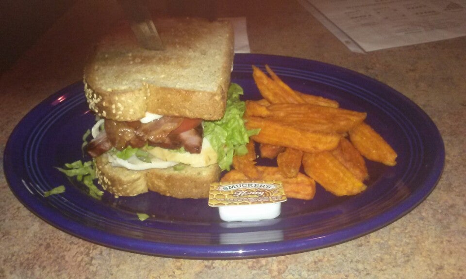 Bambusa Bar & Grill