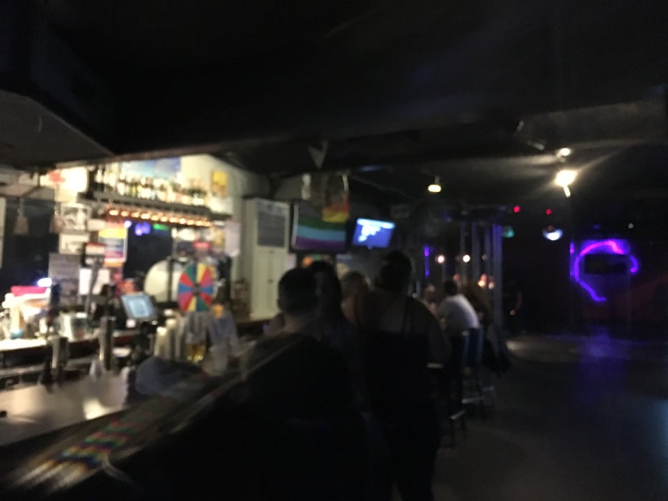 5 Star Saloon