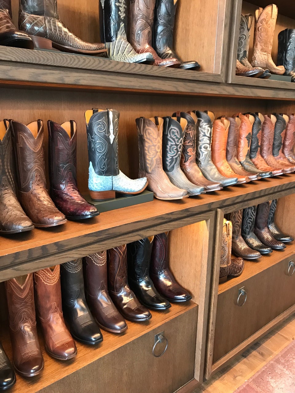 Lucchese Bootmaker