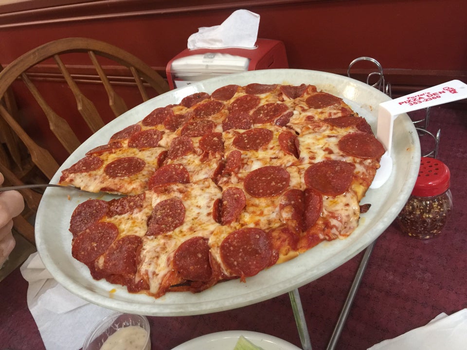 Fortel's Pizza Den