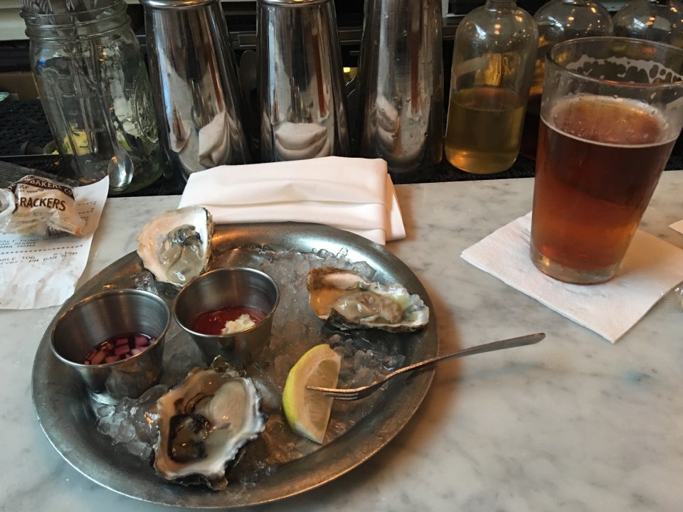 Photo of Hank's Oyster Bar