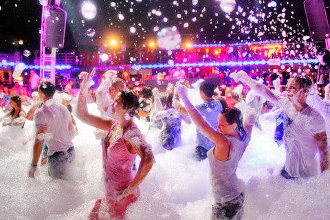 PiNK Bar and Lounge
