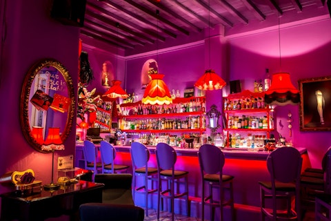 Lola Bar