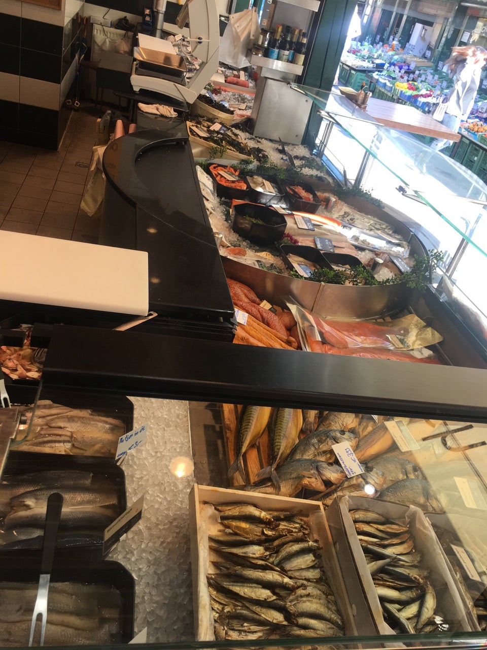 WEIN & CO Wien Mariahilfer Straße – Weinbar & Shop